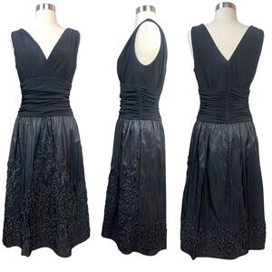 Vintage Black Embroidered V-Neck Rouched Waist Full Skirt Cocktail Dress LBD 10